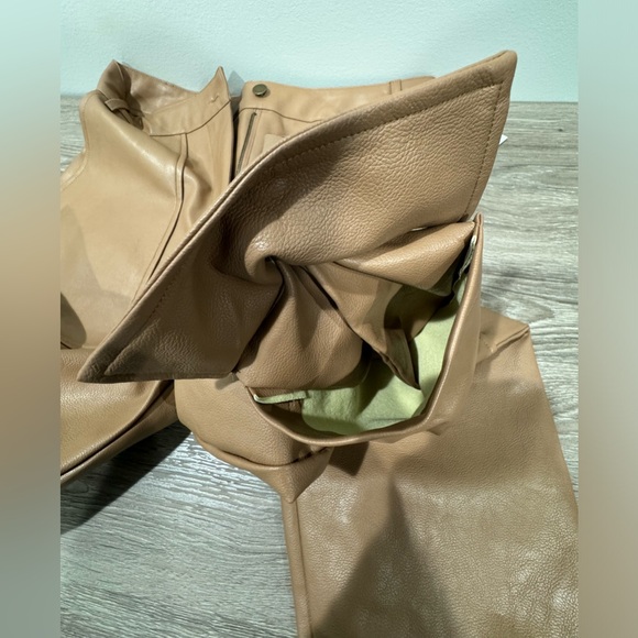 Vylette Tan Faux Leather Jogger Pants Size 11 New With Tags - Picture 9 of 16
